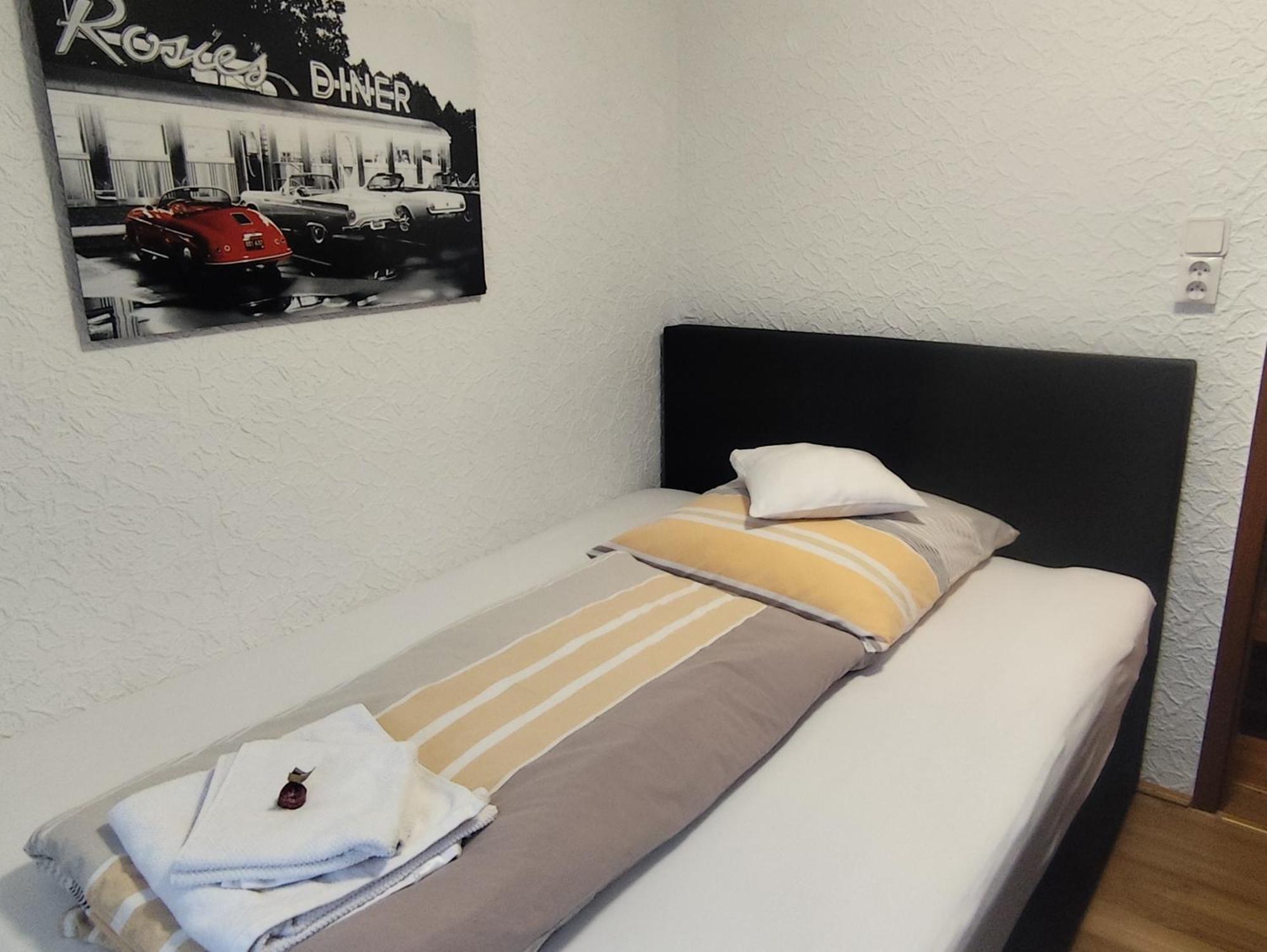 Gaestezimmer Boxenstopp Veitsbronn ภายนอก รูปภาพ